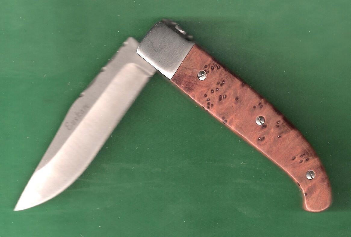 Le Massu  Couteau de poche avec tire-bouchon et lame guillochée